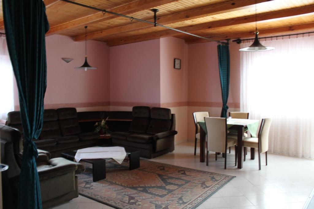 Orwa Apartmanok - Cedrus Koez Zalakaros Rum bild